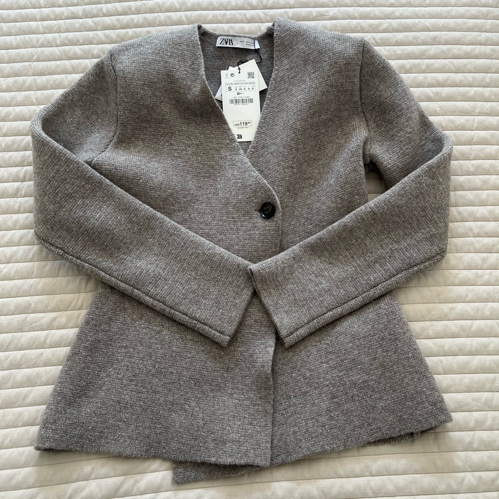 Zara sweater with button detail and cinched waist! NWT!